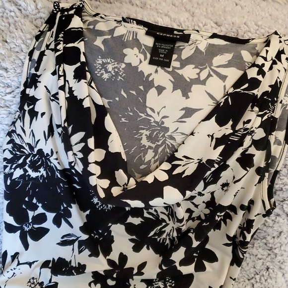 Top - Picture 2 of 2